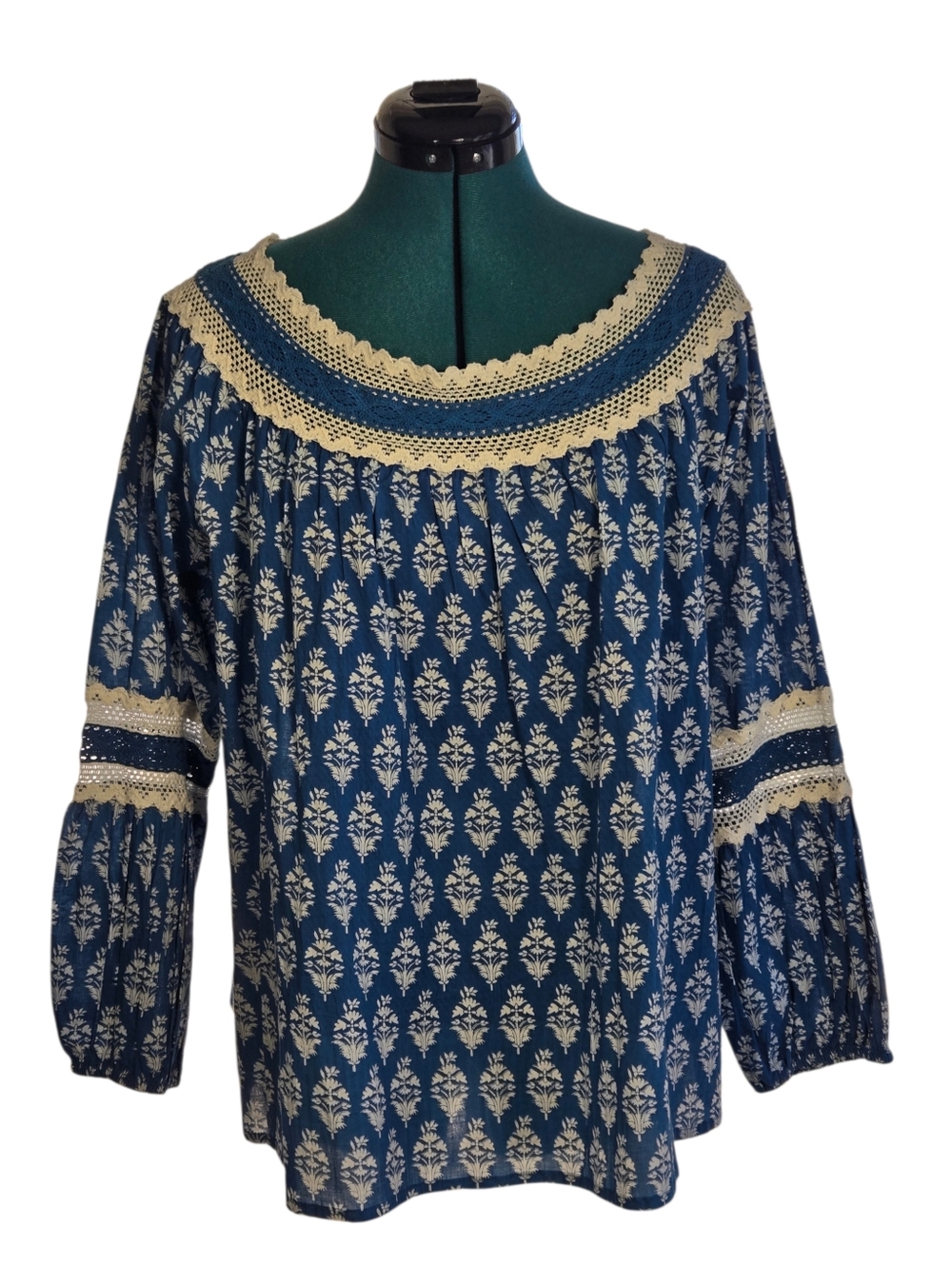 Solitaire Boho Floral Crochet Peasant Blouse Size Large Blue White New Tags